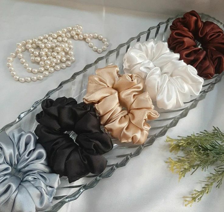 Minimal Hair Scrunchie